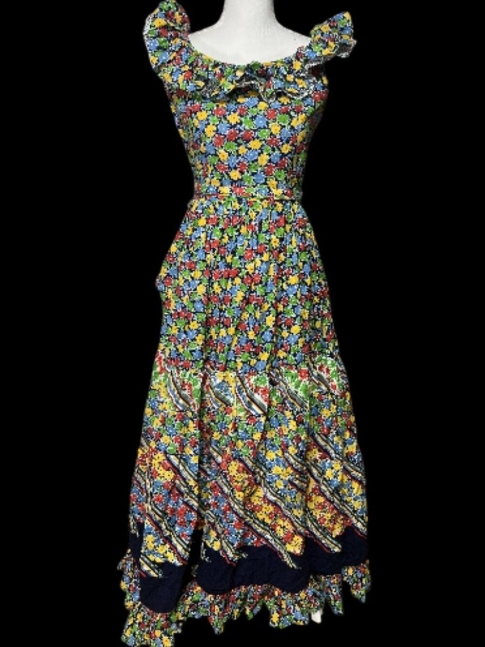 Victor Costa Vintage daisies dress 1980s tied dress ruffles vibrant colors